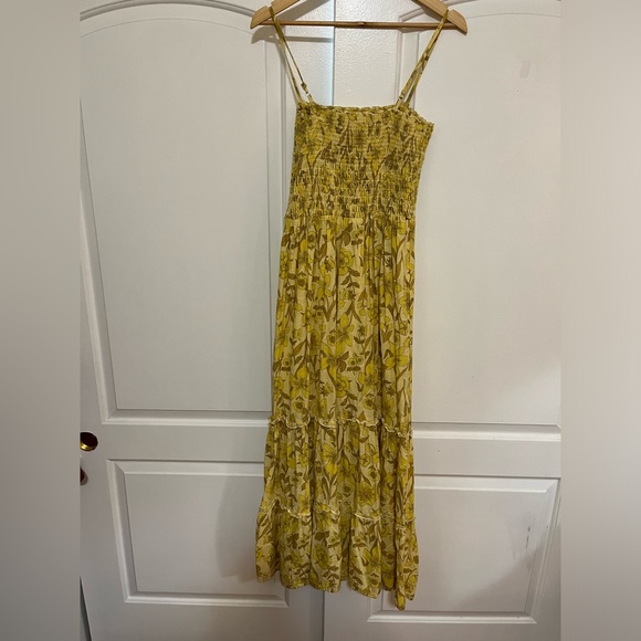 Urban Outfitters Athena smocked midi dress - Picture 4 of 8